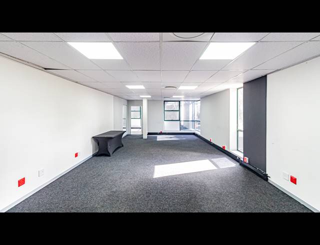 633M² OFFICE TO LET IN FERNDALE